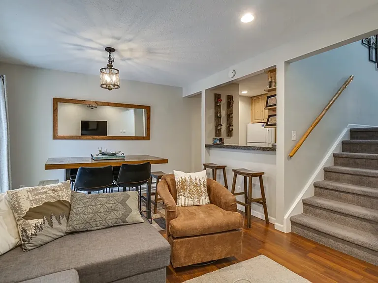 15 Granite St — Photo 7