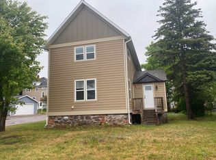 1149 Summit St, Hancock, MI 49930