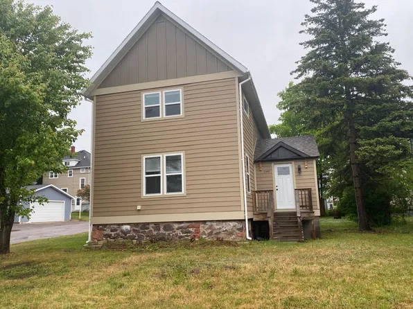 1149 Summit St, Hancock, MI 49930