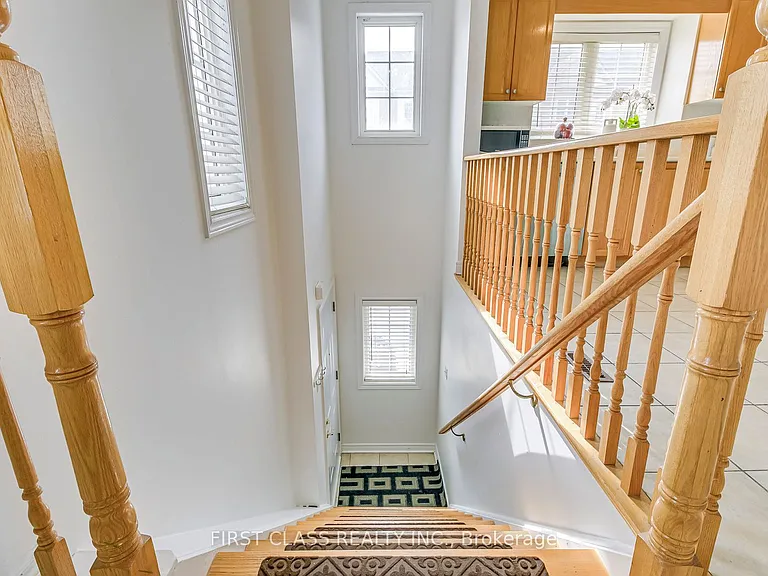 1128 Dundas St W #25 — Photo 6