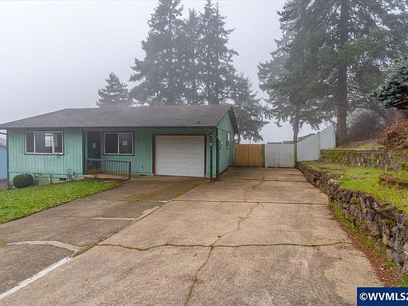 3rd image of 417 NE Oaken Hills Dr