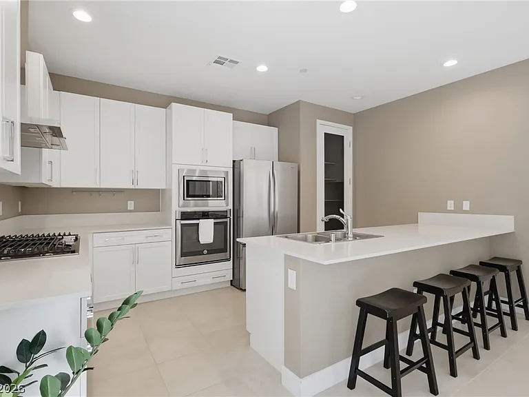 11361 Gravitation Dr — Photo 5