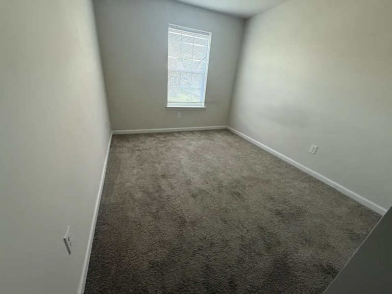 392 Trego Ave — Photo 10