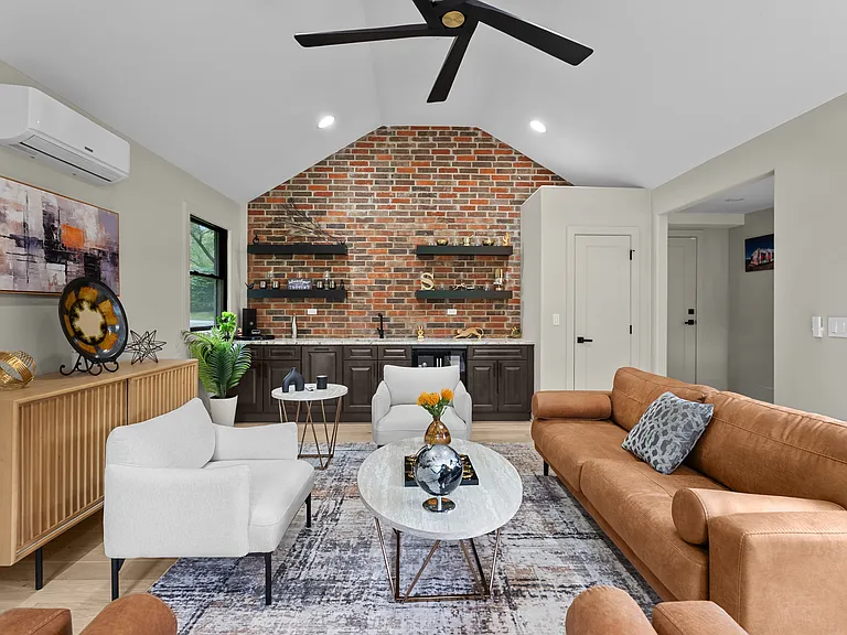 2019 W 81st Ter — Photo 14