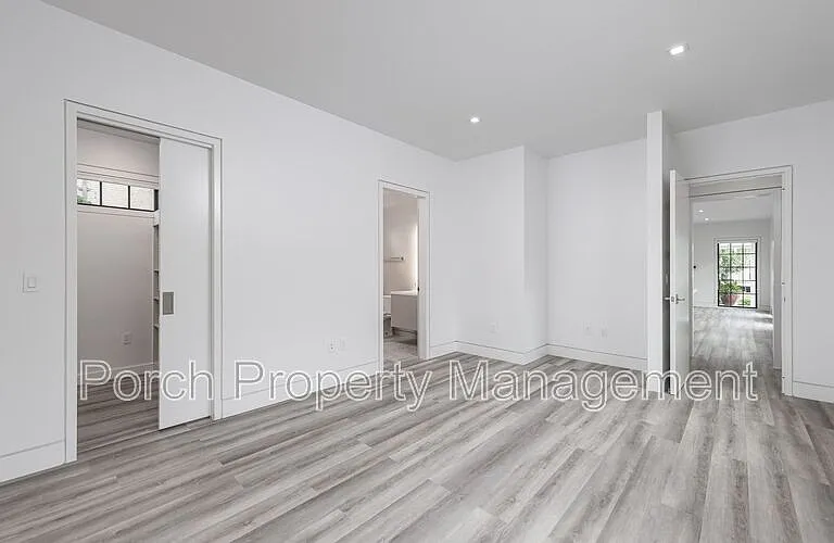 207 E Intendencia St — Photo 9