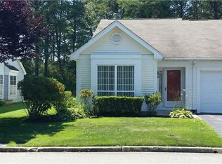 221 Glen Dr, Ridge, NY 11961