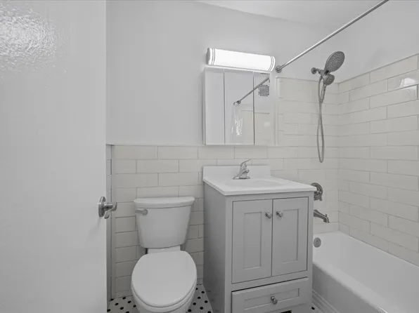 3235 Cambridge Avenue image 3 of 15