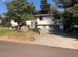 208 SE Ginseng Dr, Estacada, OR