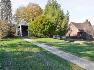 3 Oregon Trl, Bethel Park, PA 15102