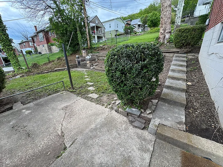 804 Elmwood Ln — Photo 40