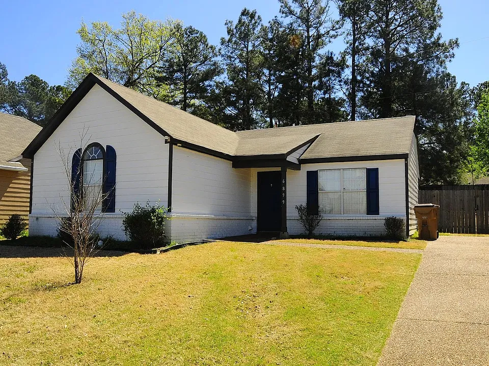 6899 Lagrange Cir S