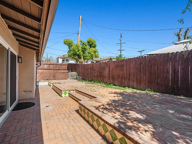 2817 Sycamore Ave — Photo 22