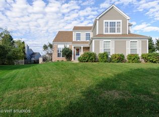 2801 Forestview Dr, Carpentersville, IL 60110