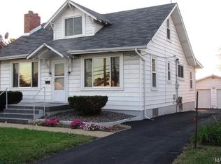 835 N Main St, Saint Clair, MO 63077