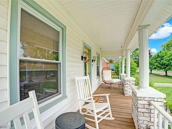 3rd image of 517 W Main St