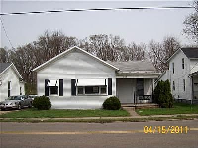 1st image of 450 Wood St