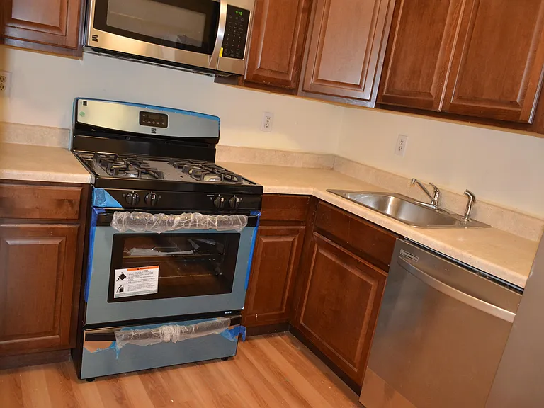997 Tarragon Ct — Photo 8