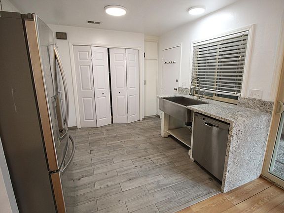 5th image of 9055 Hillery Dr