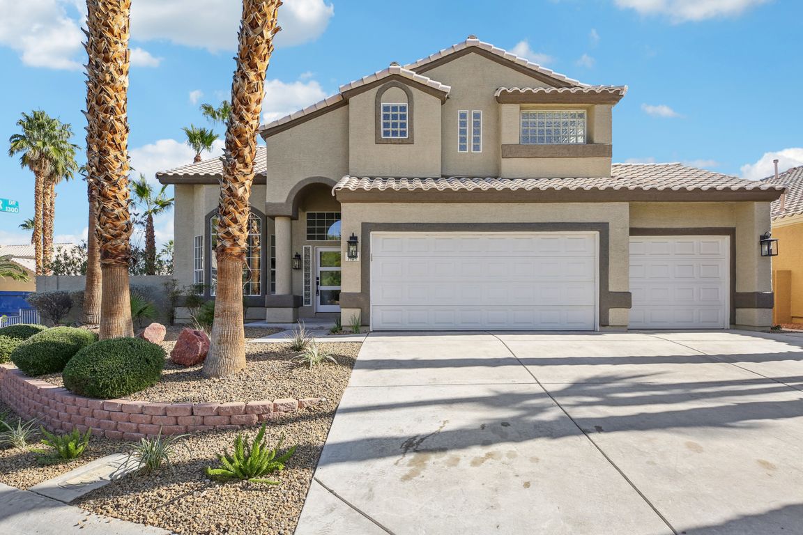 Sunblush Ln-L1411-001.jpg