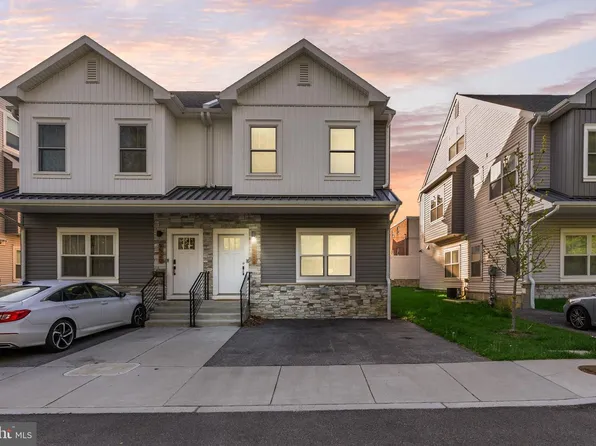 9522 Golfview Ln, Philadelphia, PA 19114