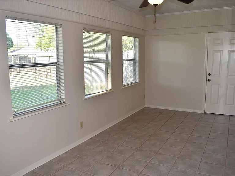 5911 Hornwood Dr — Photo 20