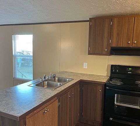 4th image of 1836 N East Ave #47