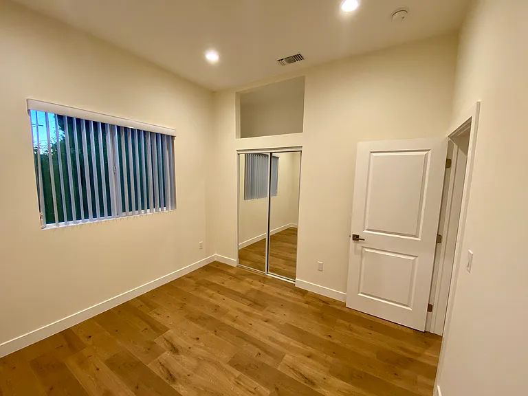 5329 Willis Ave — Photo 7