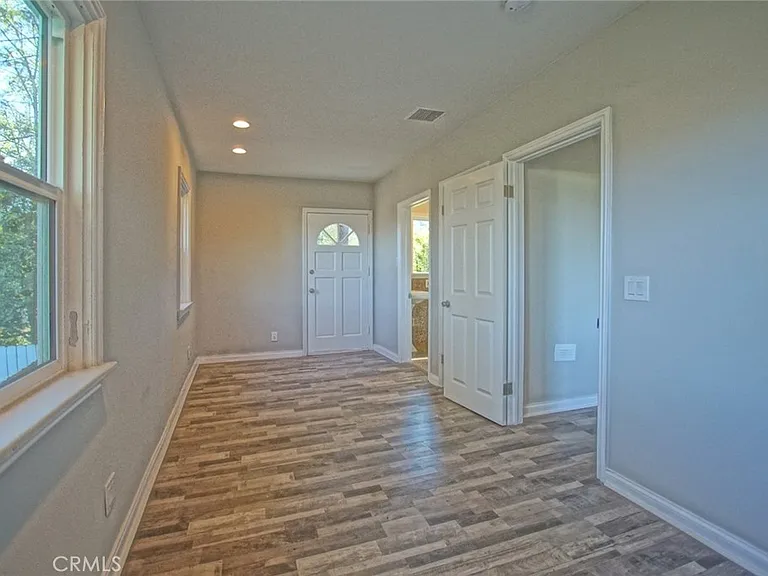 3915 Fredonia Dr — Photo 26