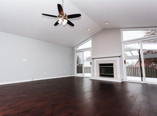 1022 Darwin Dr, Machesney Park, IL 61115