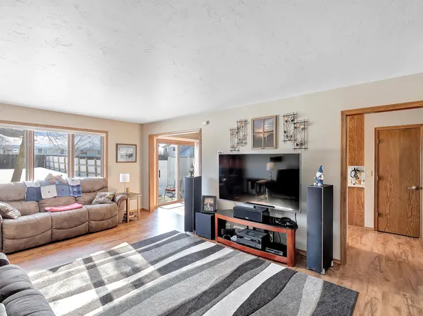 2792 Taurus Rd, Green Bay, WI 54311