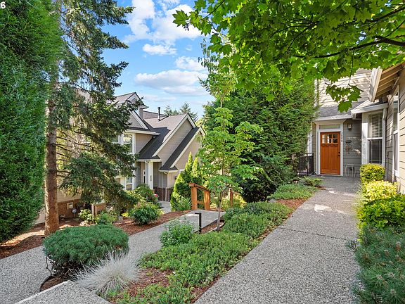 3rd image of 3880 Summerlinn Dr