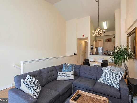2nd image of 2 Leverington Ave Penthouse 3
