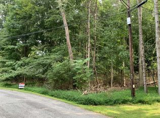 133 Roosevelt Rd, Hyde Park, NY 12538