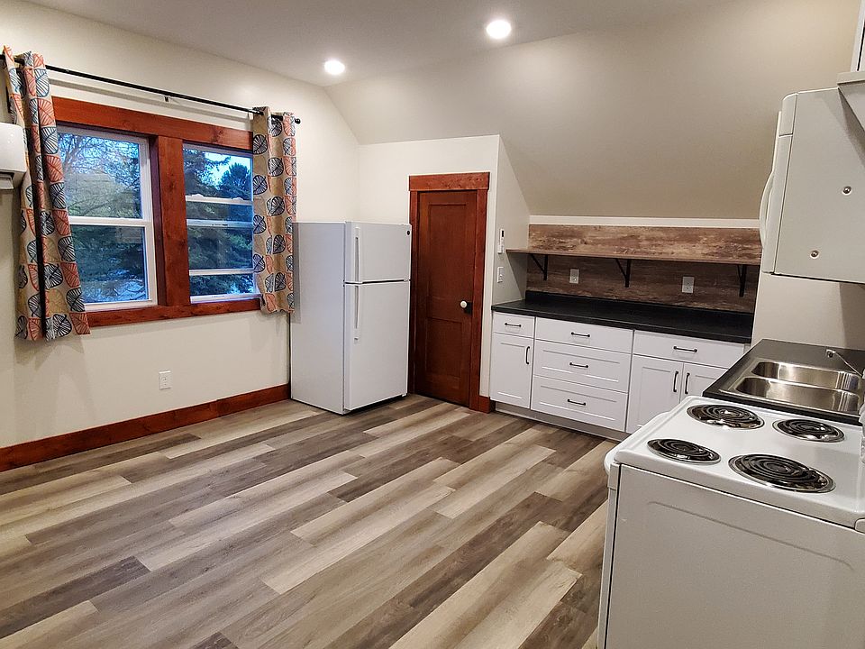 1st image of 601 5th St #A