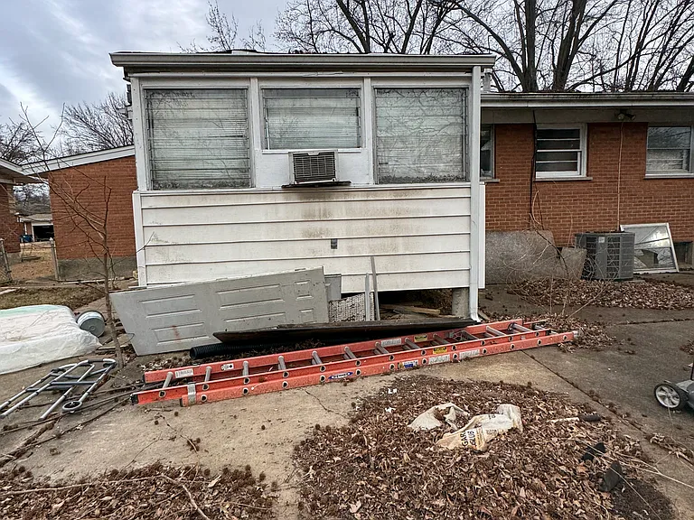 9619 Newton Dr — Photo 10