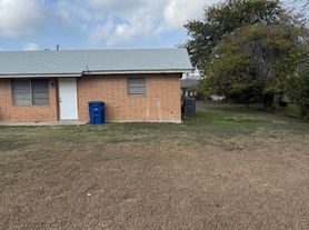 135 Wolf Rd, Copperas Cove, TX