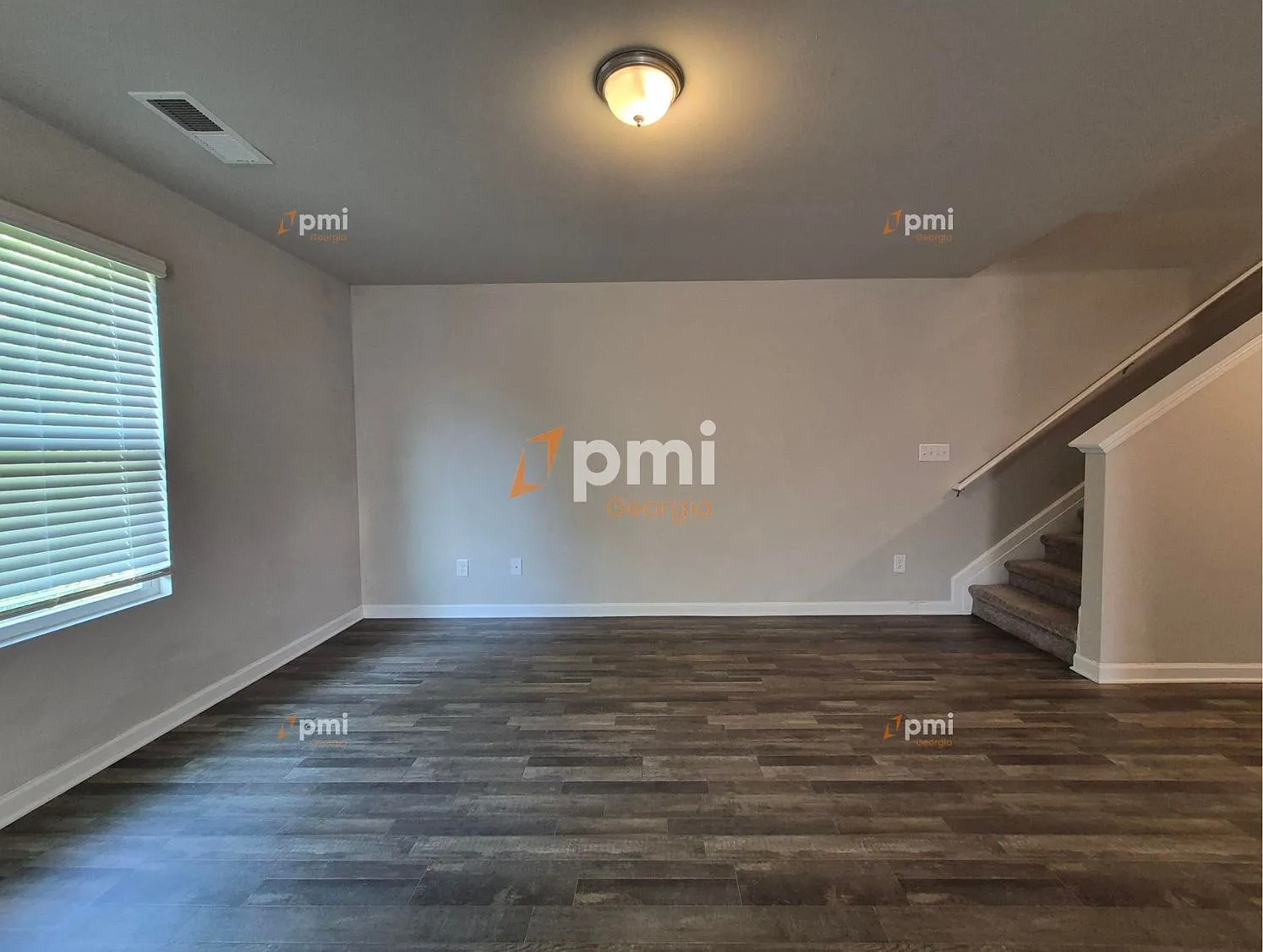 3 bed, 2.5 bath, 1606 sqft, $1,595 — Photo 4