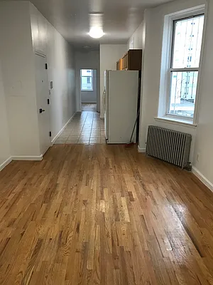 Rented by Plaza Realty | media 8