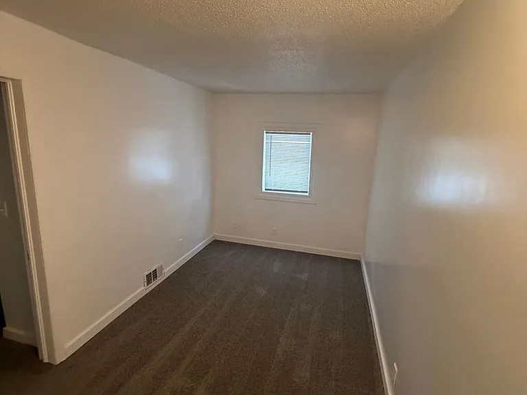 1506 Phillips Ave — Photo 6