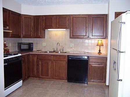 5th image of 302 Blue Jay Dr