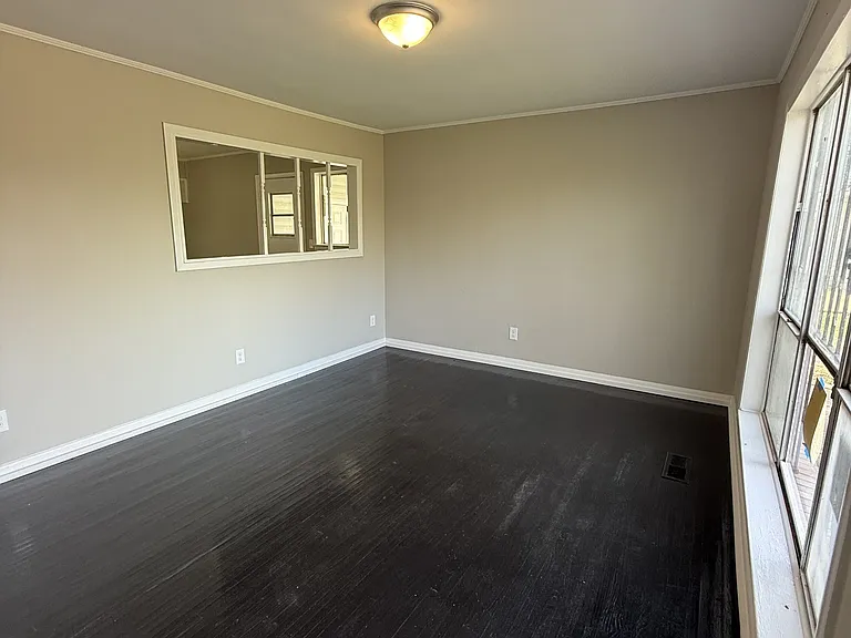 629 Lanett Ave — Photo 2