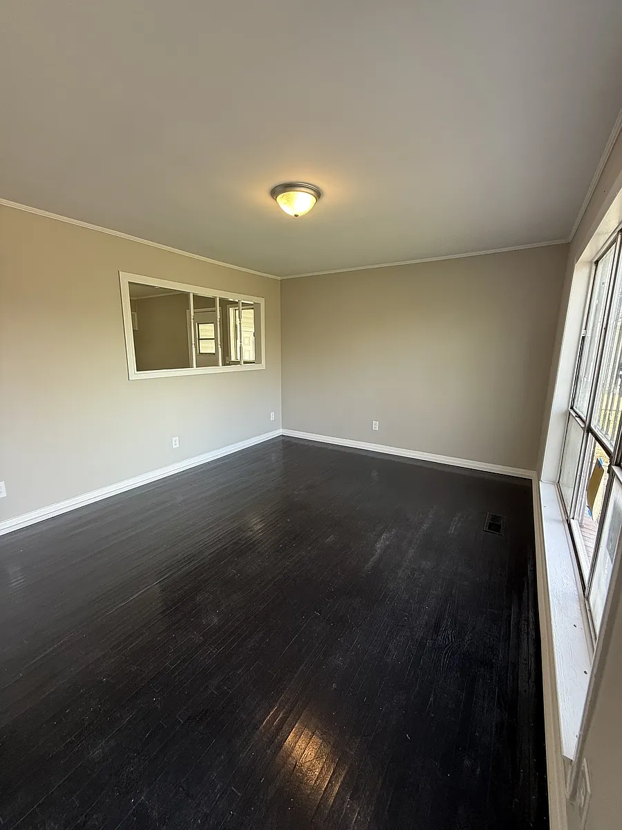Building Photo - 629 Lanett Ave