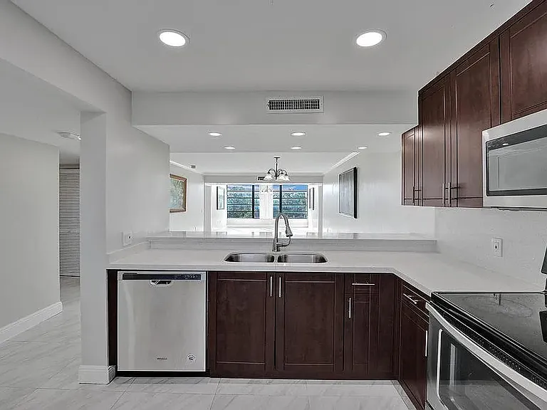 1512 Whitehall Dr #303 — Photo 10