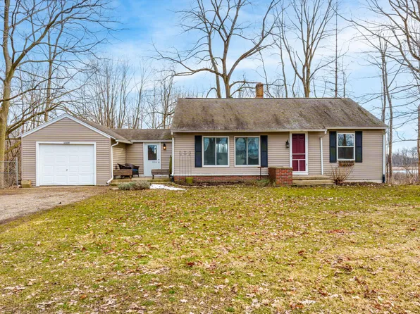 10399 Stoney Point Dr, Delton, MI 49046