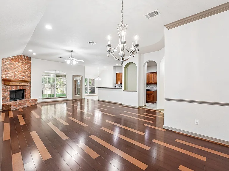 10028 Lisi Anne Dr — Photo 10