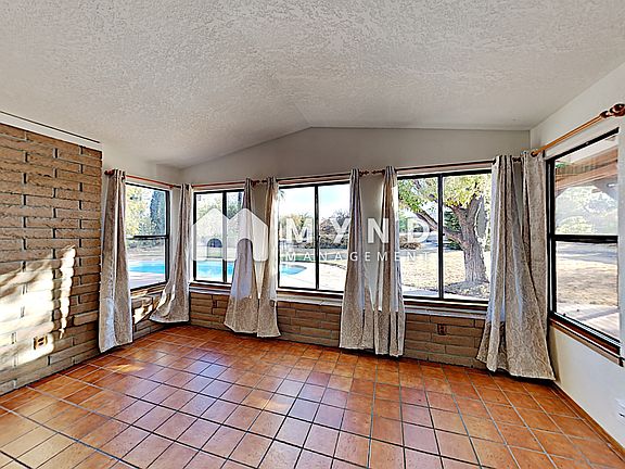 2nd image of 400 Winterhaven Ave