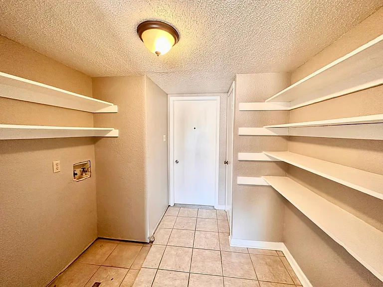 1244 Royal Crest Dr — Photo 10