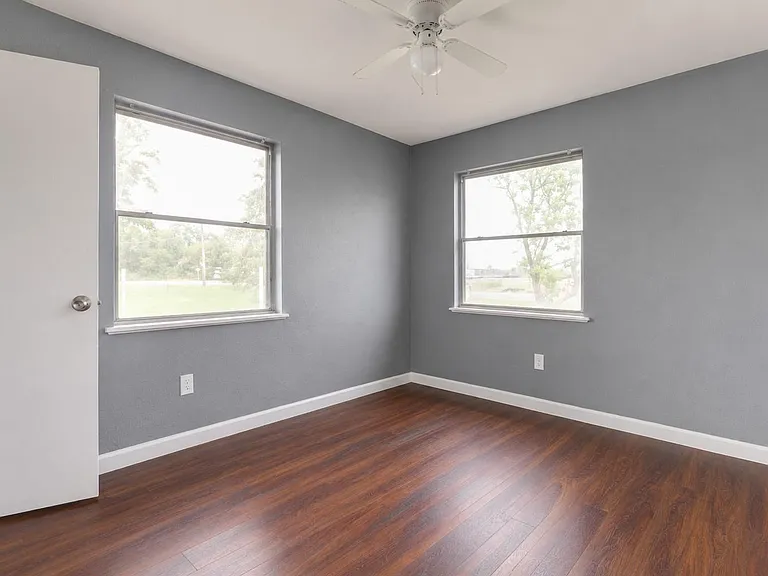 839 S Pine St — Photo 12