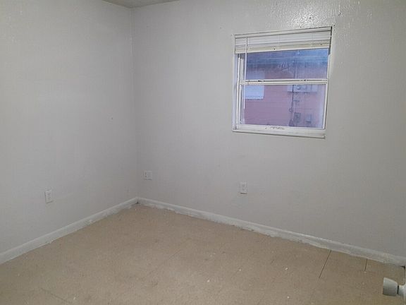 3rd image of 409 Kilgore St