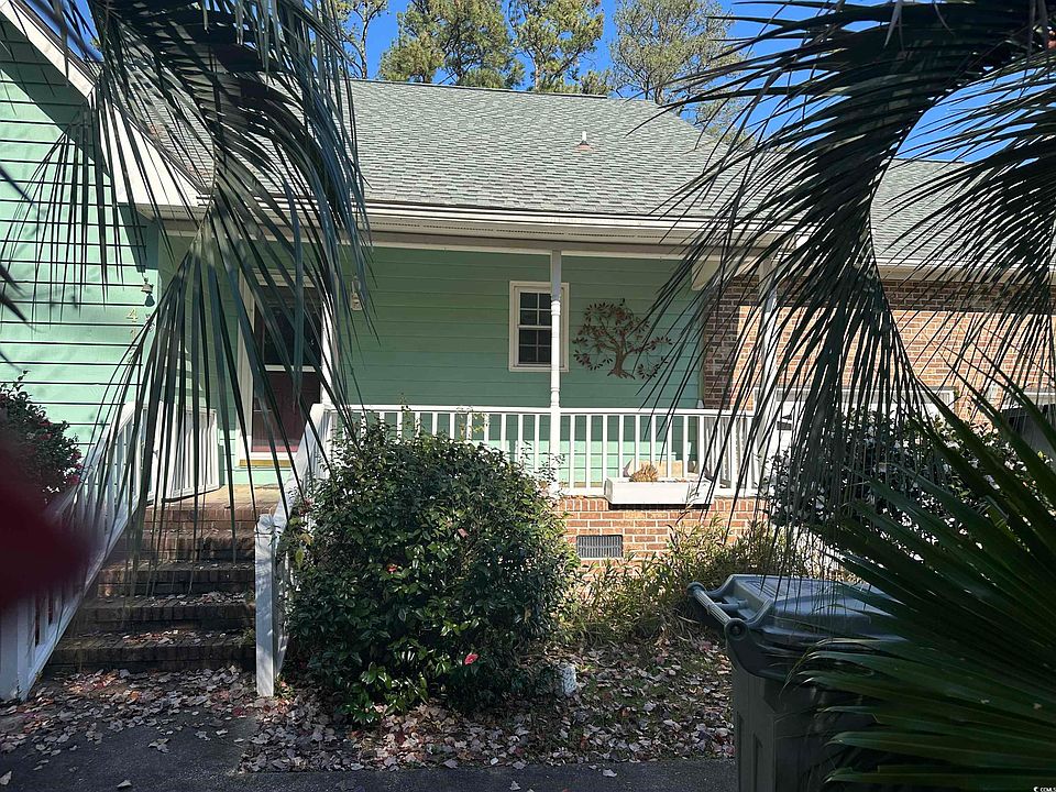 2nd image of 412 Sassanqua Dr.